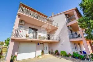 Apartments Bozo - Sveti Filip i Jakov