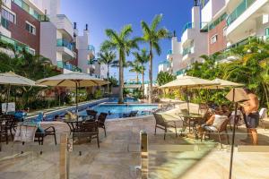 Boulevard 204A - Excelente apartamento em condomínio de luxo no centro de Bombinhas - Piscina - Jacuzzi - Academia - Portaria 24h.