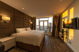 VICTORY-38 LUXURY APARTMENT CEnTER