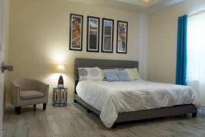 Walk to Beach Condo with Pool unit C - Island Morning Sun 3