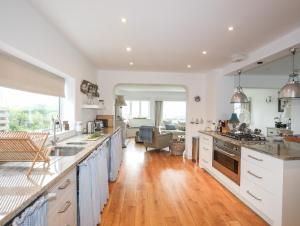 Angorfa - Trearddur Bay