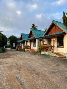 เพชร การ์เด้น -Phet Garden Resort, Nakhonthai 1