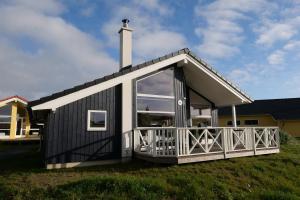 Resort 2 Ocean Cottage A 16