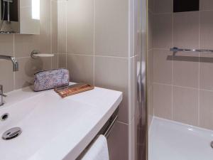 Hotels ibis Styles Nice Aeroport Arenas : photos des chambres