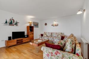 Villa Marta in Tucepi, private pool