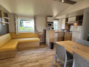 Campings Camping Les Chenes Verts : photos des chambres