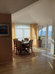 Apartment in Duce with sea view, terrace, air conditioning, WiFi 5063-1