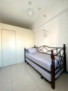 A Cozy 2 Bedroom Unit with a Parking at Tower 2 South Residences SM Southmall