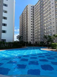 A Cozy 2 Bedroom Unit with a Parking at Tower 2 South Residences SM Southmall