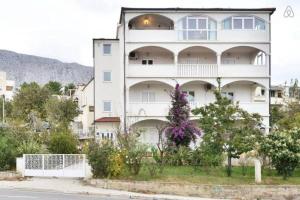 Apartment in Duce with sea view, balcony, air conditioning, WiFi 5063-2 