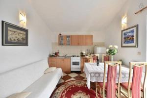 Apartment in Duce with sea view, balcony, air conditioning, WiFi 5063-2