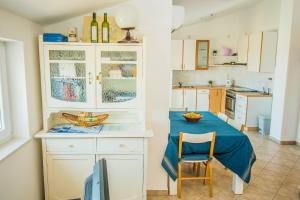 Apartment Gianni only 70m from the sea, island Pag 