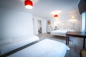 Hotels Le Beuneze : photos des chambres