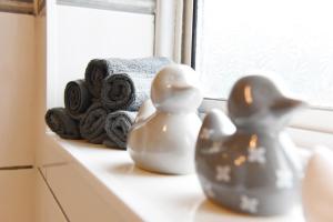 Westgate House - 5 bedroom newly renovated house with hot tub & private parking