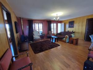 Amplia y acogedora Casa, a 10 min de playa en auto