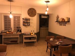 Hotels Hostellerie Le Mirabeau : photos des chambres