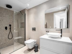 FRESH Renovated 2 bed Apt in best location RDR236