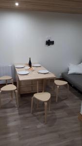 Charming Studio With Balcony - 3hvězdičkové hotely ve městě Mâcot La Plagne