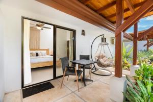 Cafe Playa Negra Hotel