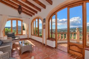 Casa Patricia by Aguilarent