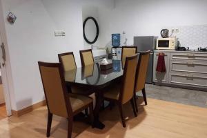 Villa Swandara Rancamaya With Netflix, Youtube, SmartTV and Nice Backyard