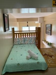 Bright and Sunny Condo with Balcony min 2 nights