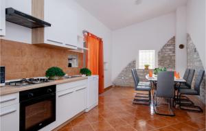 Stunning Home In Hrboki With Wifi