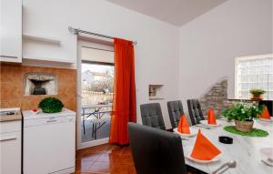 Stunning Home In Hrboki With Wifi