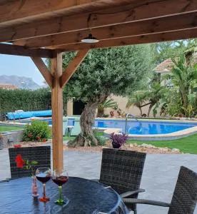 Serene mountain views Spacious garden and sole use of the 10x5m pool - Reiguero de Poniente