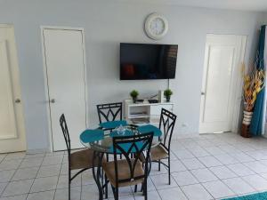 Contemporary Ocean view 2bed Carib Ocho Rios Condo