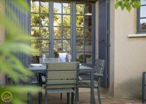 Villages vacances Les Garrigues de la Vallee des Baux : Maison 2 Chambres