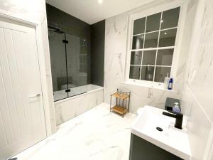 Home Crowd Luxury Apartments - Park View