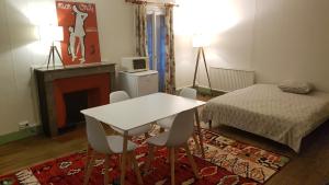 B&B / Chambres d'hotes Grand studio et jolies chambres a louer : Chambre Familiale