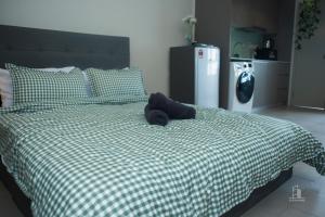 9am-5pm, SAME DAY CHECK IN AND CHECK OUT, Work from Home, Comfy & Quiet Tamarind Suites-Cyberjaya by Flexihome-MY,