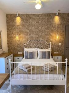 ANASTASIA Elegant Studios II