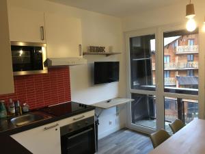 Le Perce-Neige Centre Station