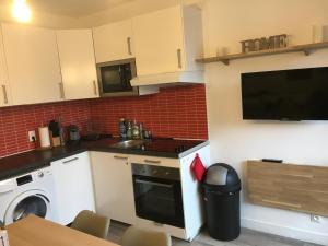 Le Perce-Neige Centre Station