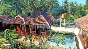 Rumah Mertua Pulau Merah