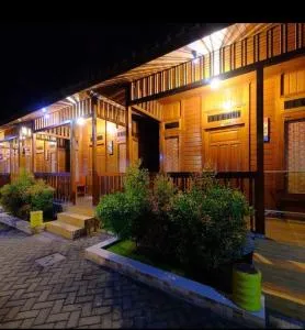 Rumah Mertua Pulau Merah - Sarungan