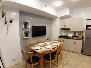 Mireyas 1BR Condo at Goshen Towers - Session Road