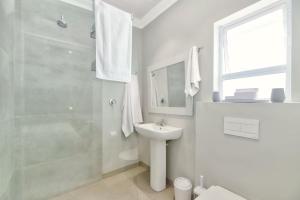 RipTide Apartment on 28 Main Road Struisbaai