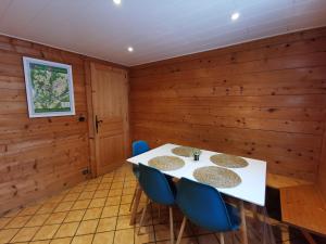 Chalets Chalet chaleureux au coeur du massif du haut Jura : photos des chambres
