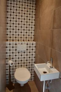 Sweet Valley Madeleine