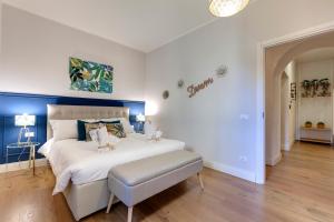 Corinne Apartment by Mamo Florence