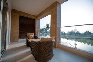 Jebel Sifah studio Apartment with Pool View