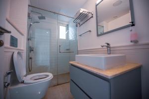 Jebel Sifah studio Apartment with Pool View