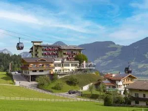 Hotel Waldfriede - Panoramic View Zillertal
