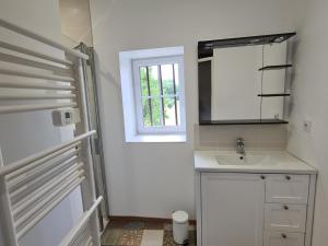 Maisons de vacances Gite Loury, 4 pieces, 6 personnes - FR-1-590-236 : photos des chambres