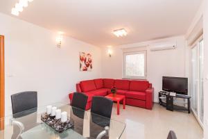 MARINA VIEW APARTMENT