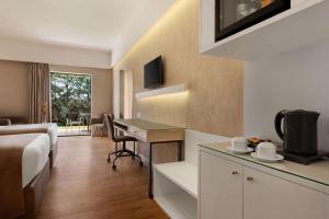 Ramada Plaza by Wyndham Thraki
